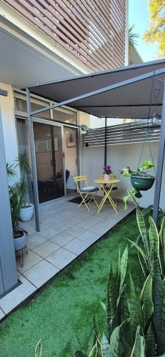 2 Bedrooms Apartment with garden view