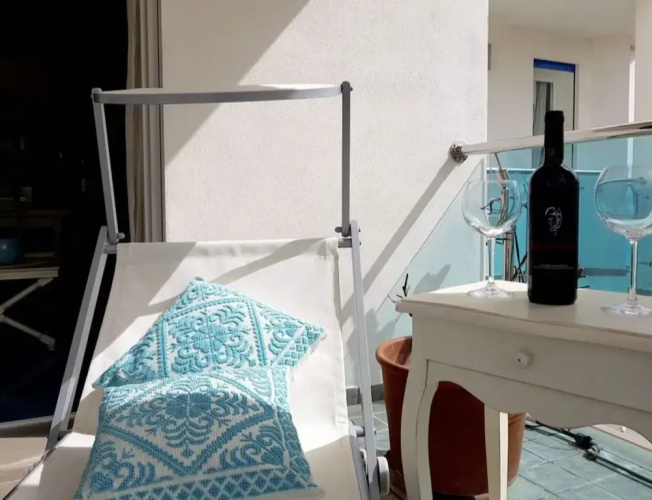Oltremare apartment with large veranda for 6 people