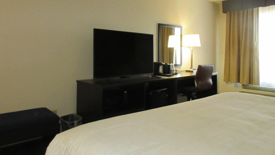Clarion Pointe Evansville North