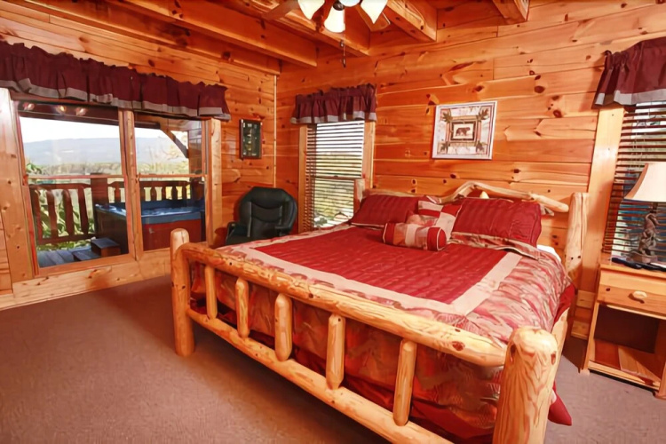 Hullabaloo - Four Bedroom Cabin