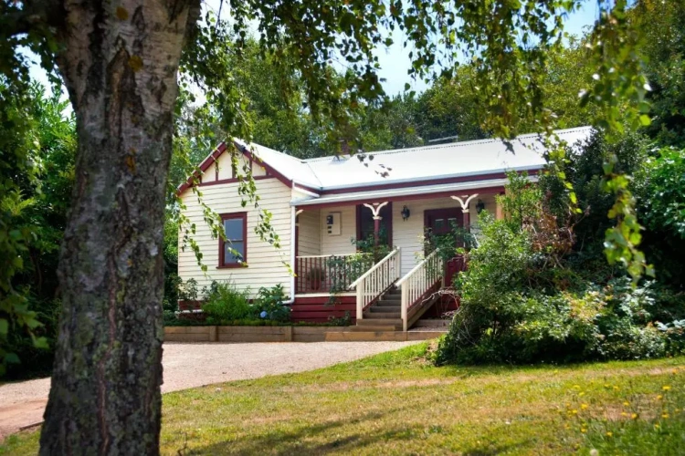 2 Bedrooms Cottage