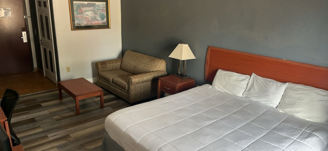 Clute Inn
