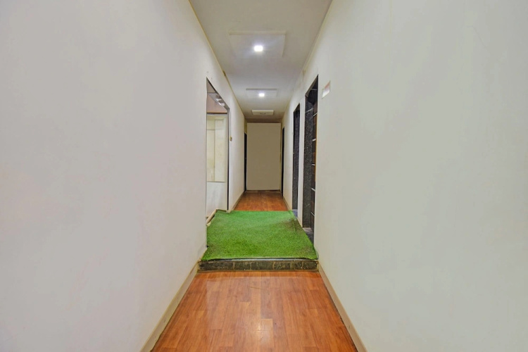 FabHotel Classic Square I