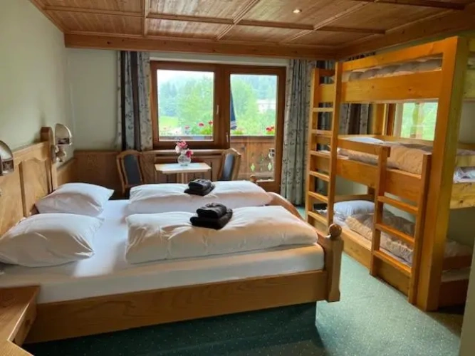 Standard Quadruple room with balcony