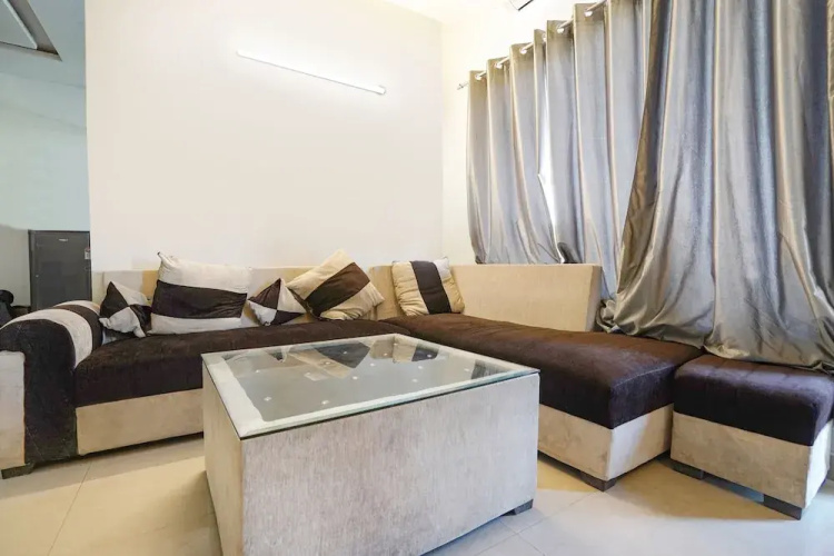 Fabhotel Vraj Inn