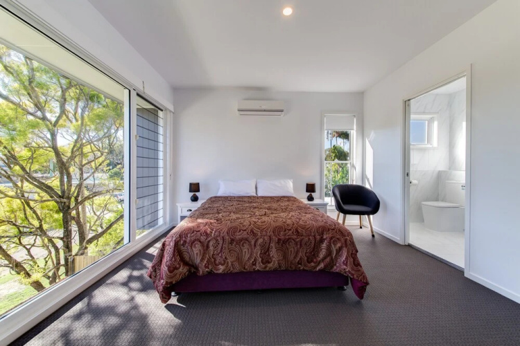 Broadwater Ave 1/19