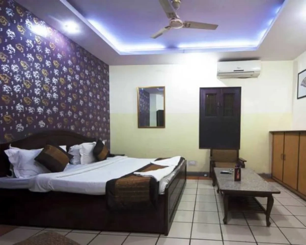 Standard Double room with city view