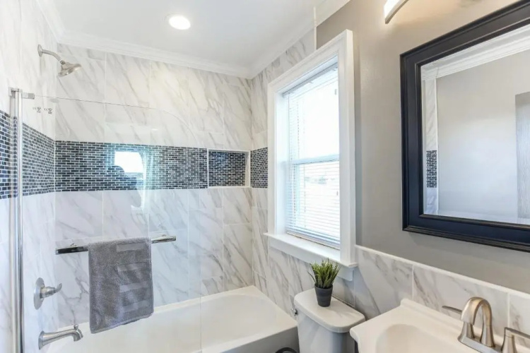Luxurious DC Townhome ideal for Large Families plus Free Parking