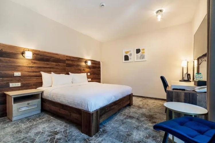 River Hotel & Spa