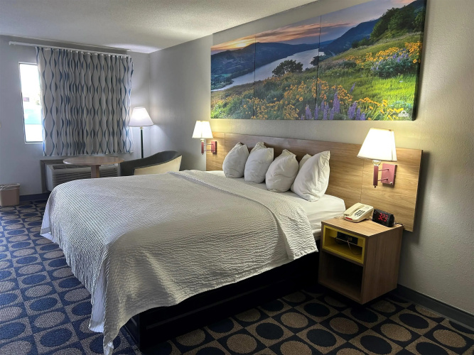 Days Inn by Wyndham Byron