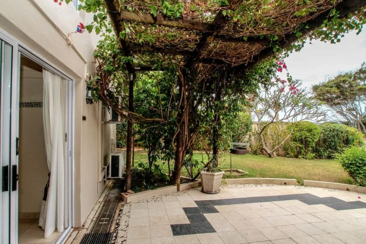 2 Bedrooms Family Suite with garden view