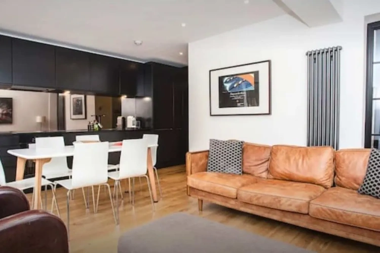 2 Bedrooms Apartment