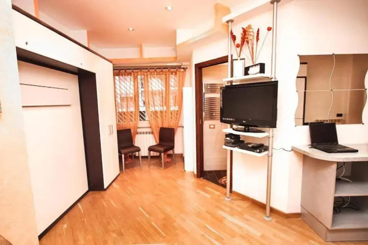 Petite Home in Rome