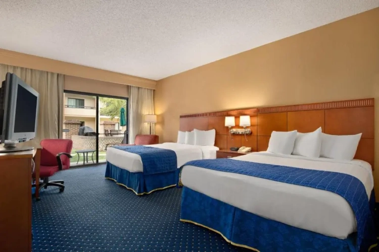 Twin room