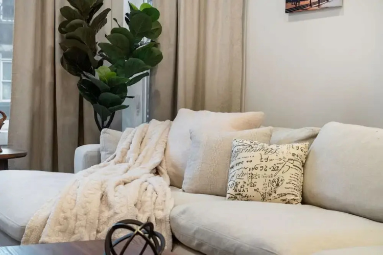 Wicker Park Luxe 2BR 2BA Condo