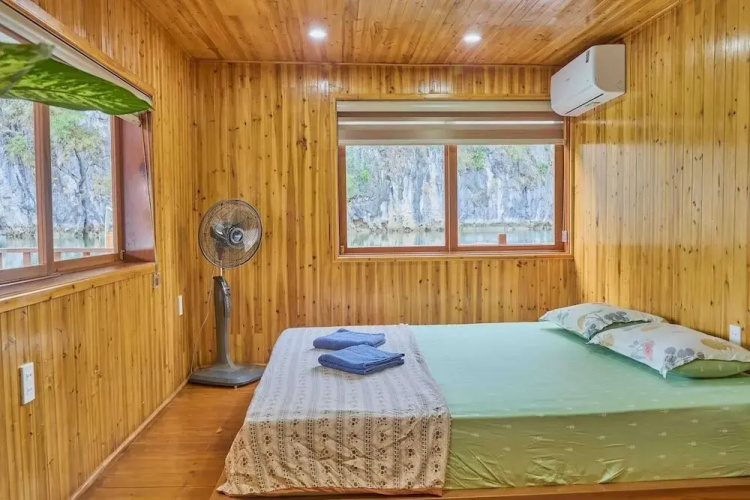 Lan Ha Floating Homestay