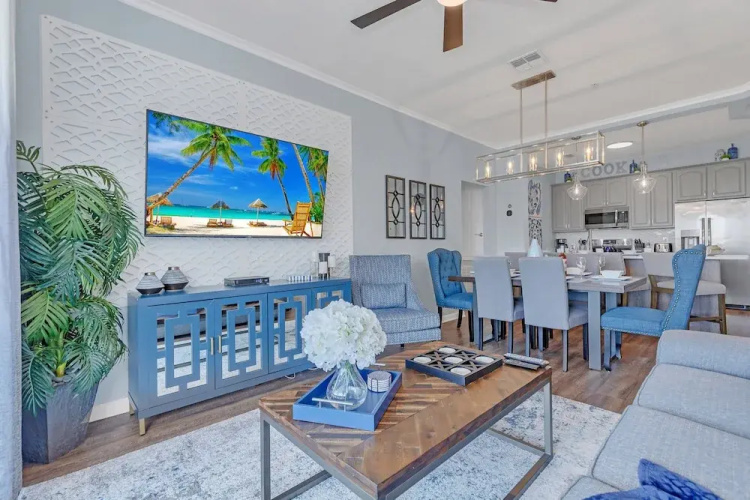 Condo w/ Prime View of Lake, Pool & Fireworks!