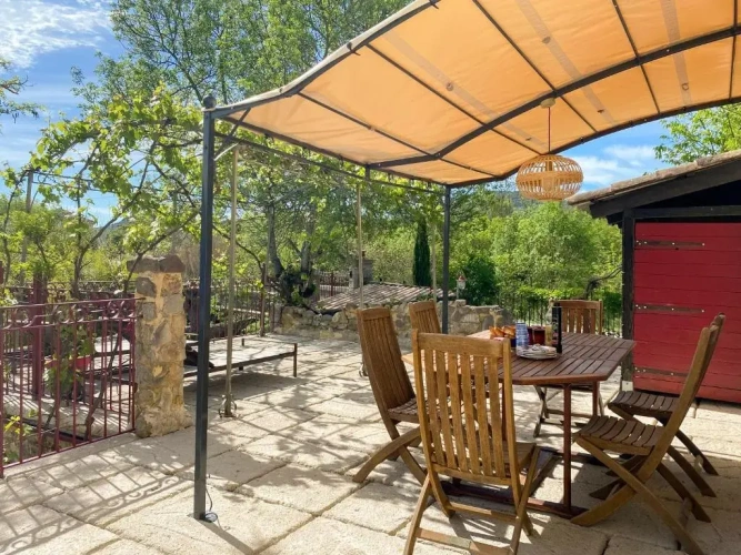 2 Bedrooms Cottage
