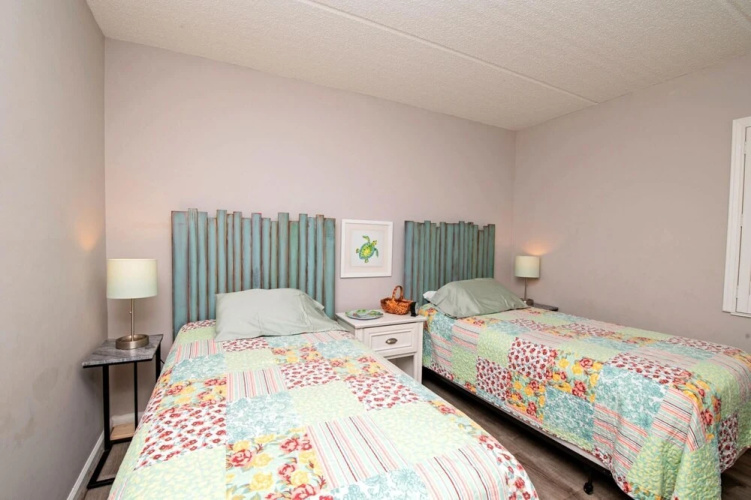 5112 Near Ocean 1st Floor SE