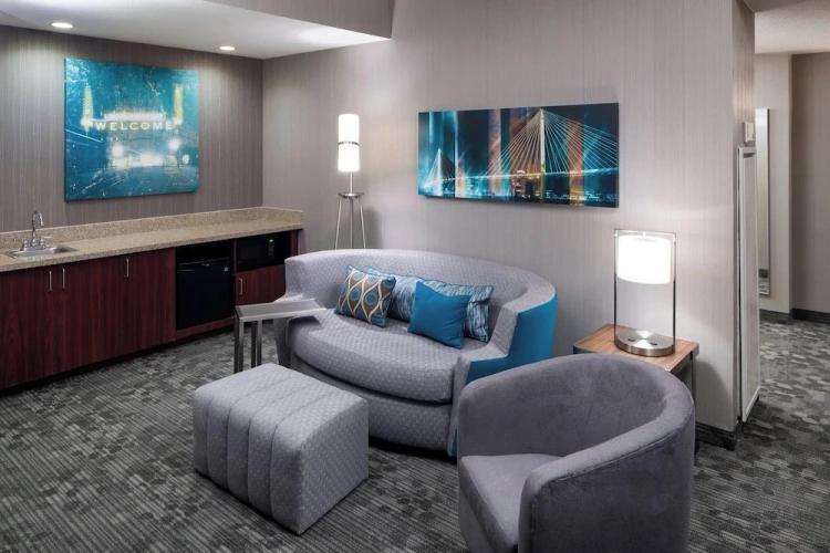 1 Bedroom Deluxe Suite