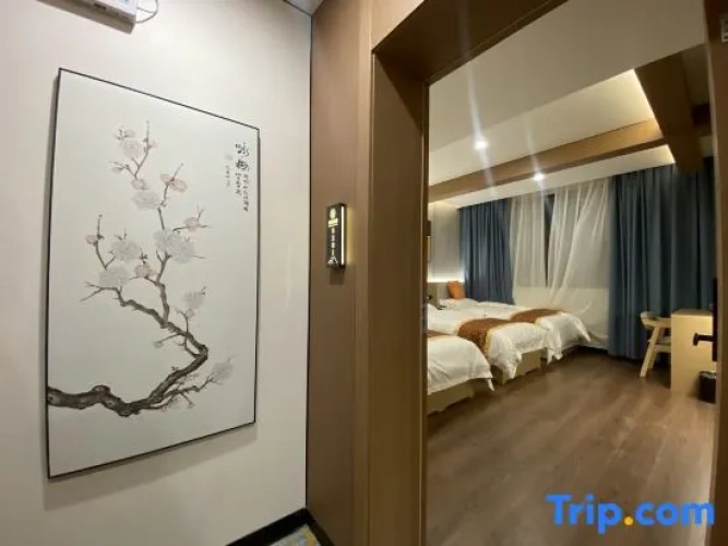 Premium Triple room