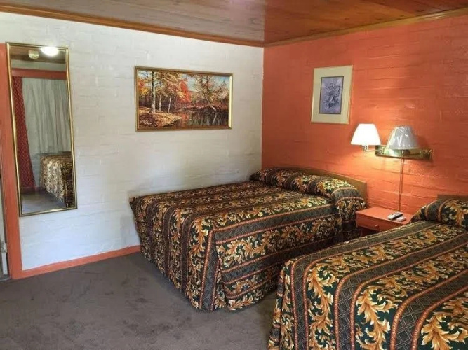 Lovelock Inn