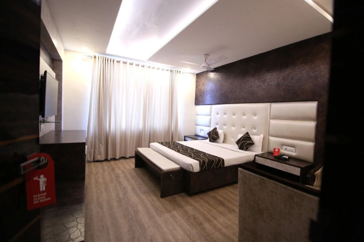 OYO 4779 Hotel Vansh Palace