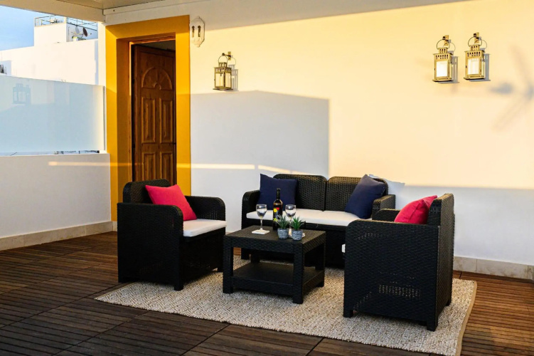 Lantia Rooftop House