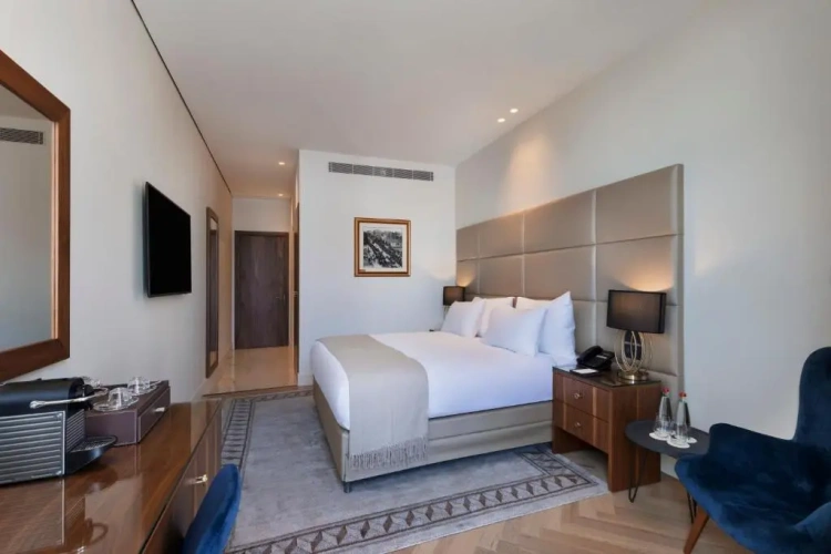 Deluxe Double room with city view