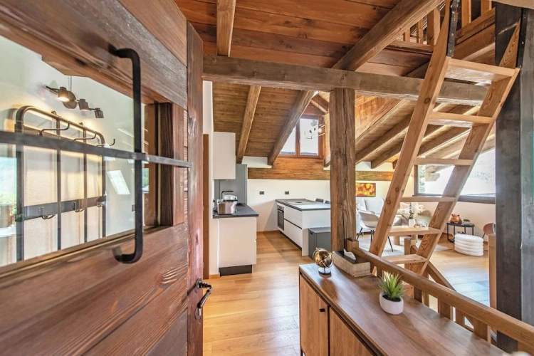 Standard Duplex room with balcony and with mountain view
