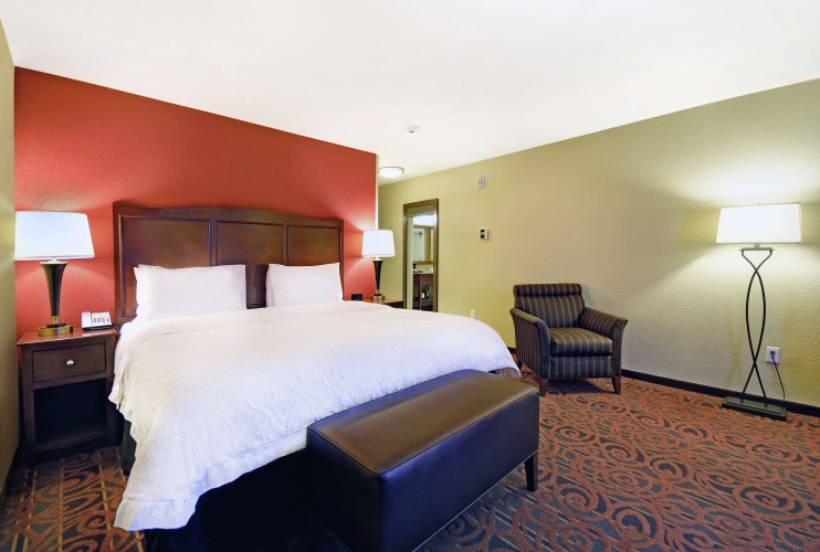 Hampton Inn & Suites Milwaukee/Franklin photo 6
