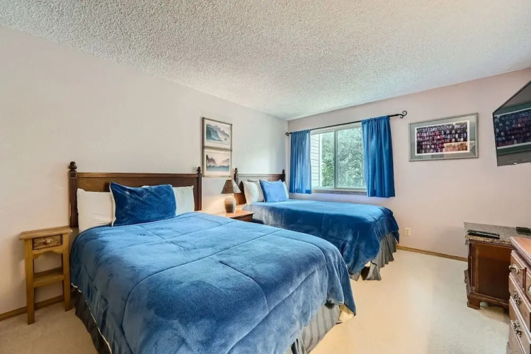 122 Cinnamon Ridge 2 Bedroom Condo by RedAwning