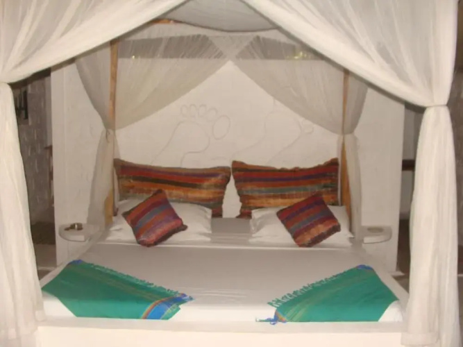 Barefoot Beach Camp