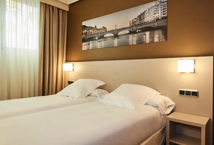 Standard Double room with city view