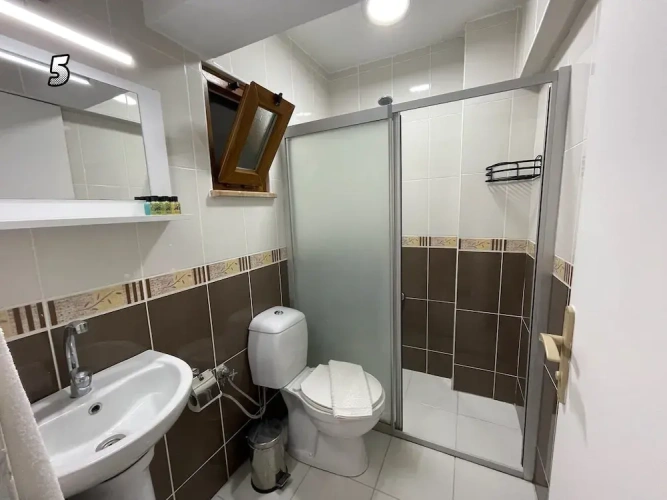 Standard Triple room with city view