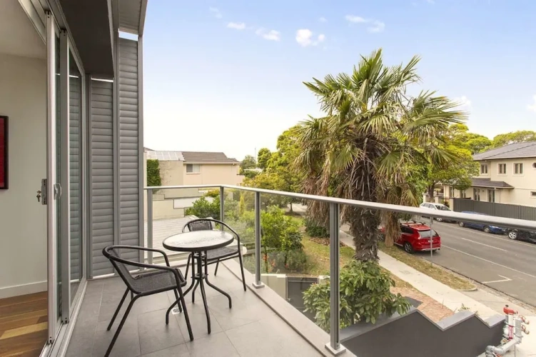 3 Bedrooms Apartment