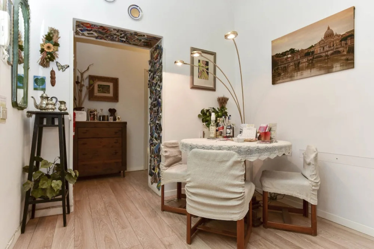 Nicole Rooms