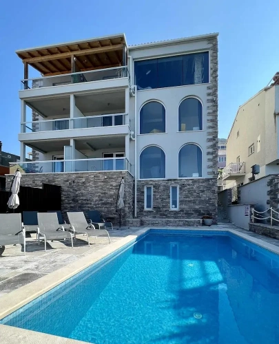 2 Bedrooms Apartment with balcony