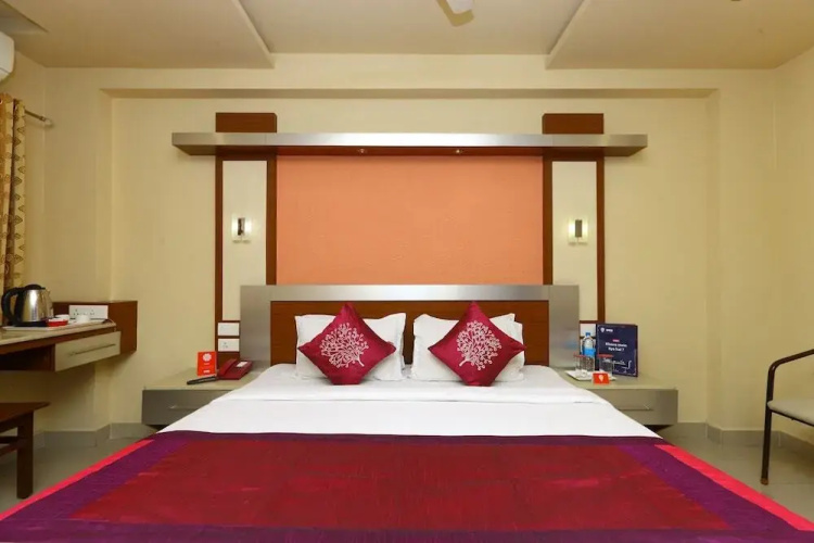 Hotel Navaratna