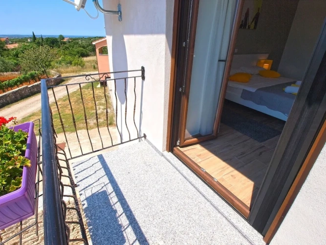 6 Bedrooms Standard Cottage with balcony