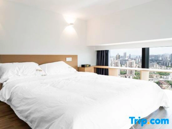 Privilege Quintuple Apartment