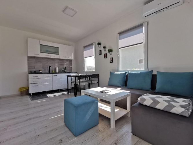 Apartment with mountain view