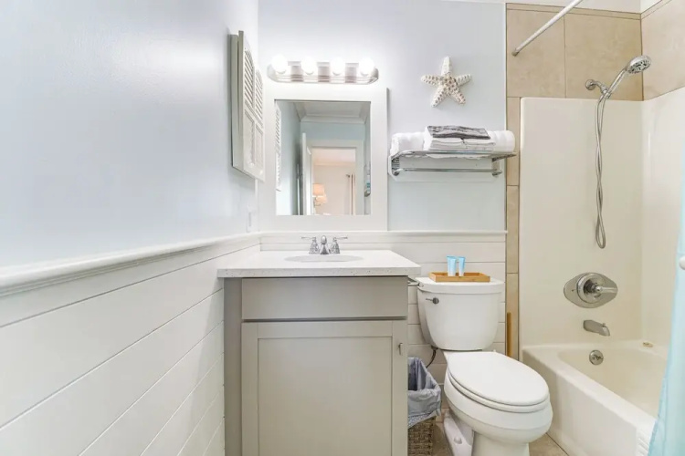 Beachfront Abode w/ Pool Access in Gulf Shores!