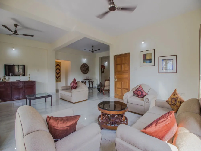 OYO 11351 Home 4BHK Miramar Beach