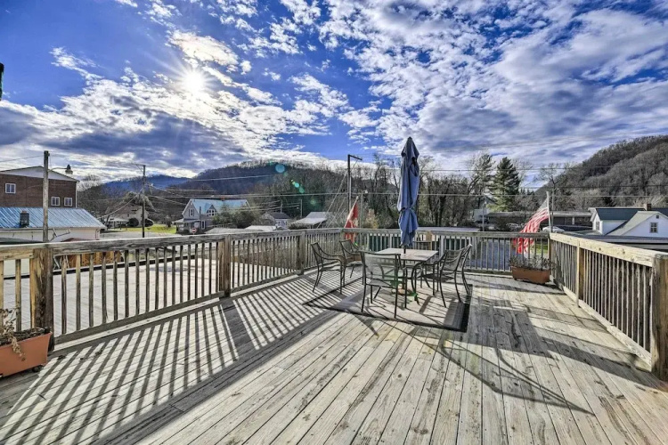 Comfy Damascus Apartment - Walkable Location
