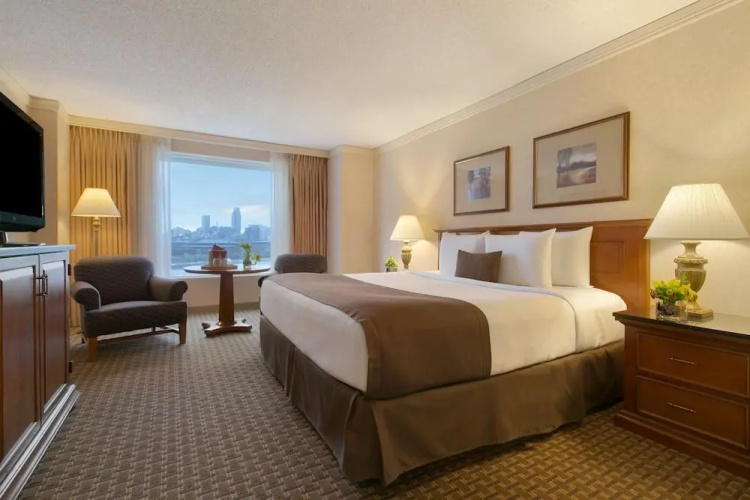 Harrah's Council Bluffs – A Caesars Destination