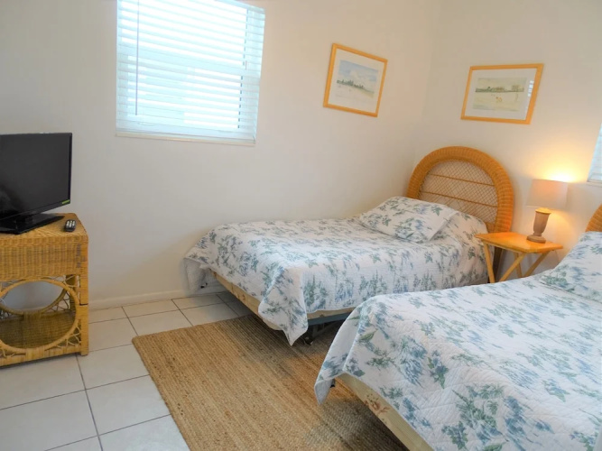 Aloha Kai - Unit 16 2 Bedrooms 1 Bathroom Apts
