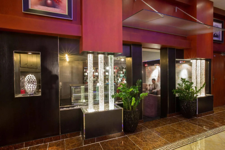 Elegance Castle Hotel
