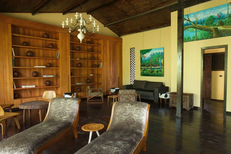 Lara Hotel