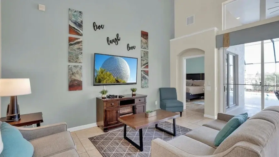 5 Bedrooms Cottage